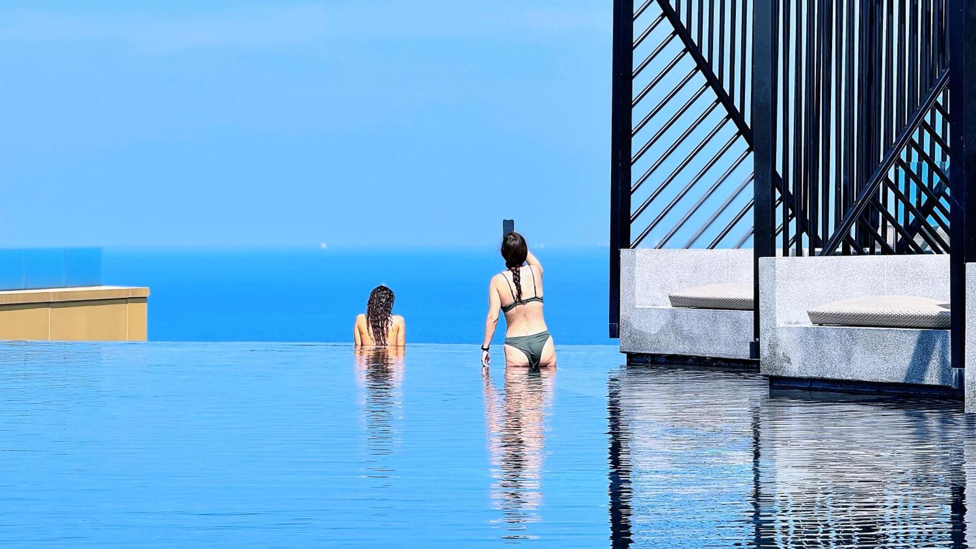 The Edge Sea View Holiday Inn New Патая Екстериор снимка