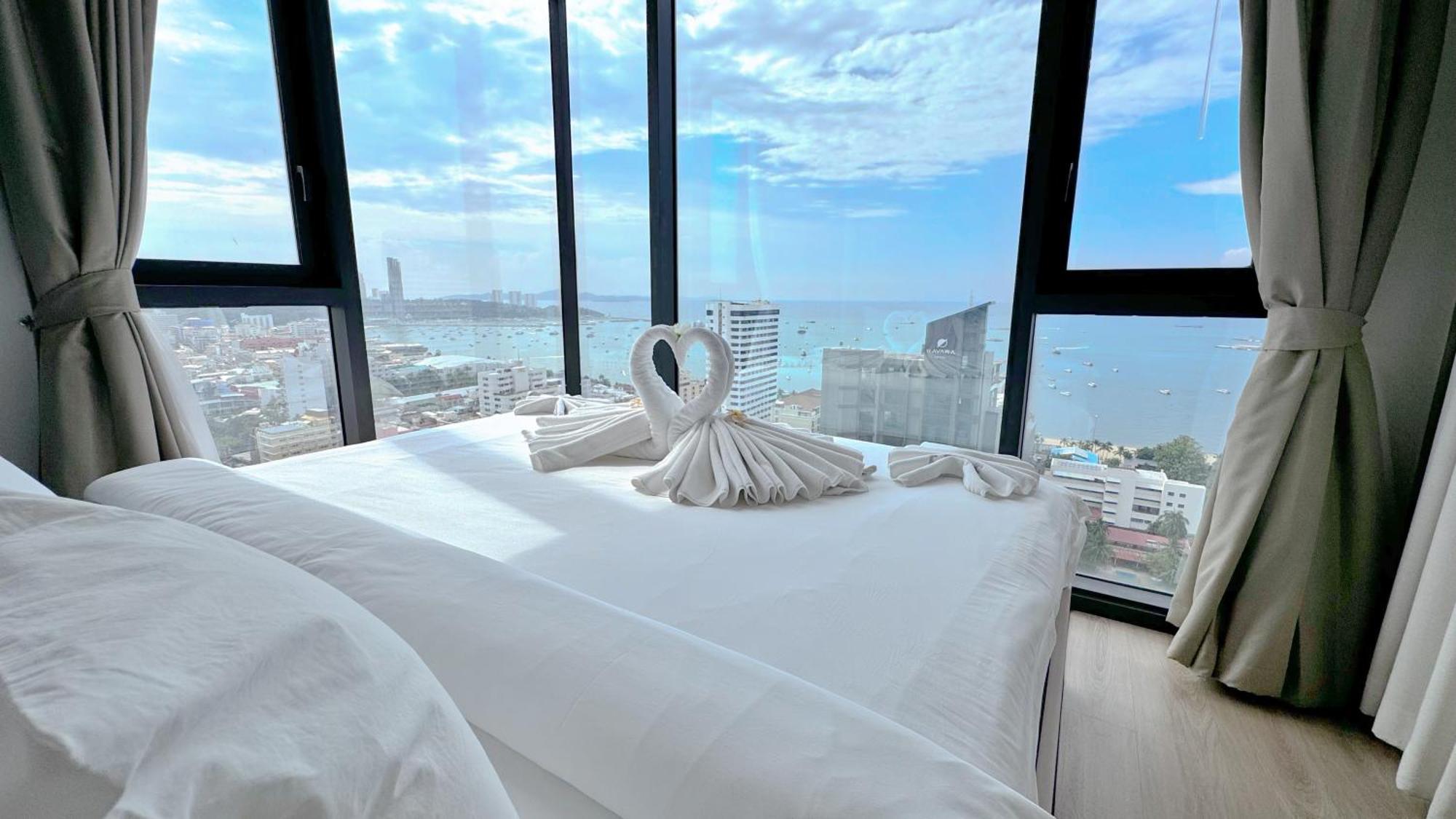 The Edge Sea View Holiday Inn New Патая Екстериор снимка
